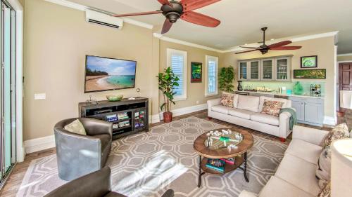 Noonas Mansion by Last Key Realty - image 2