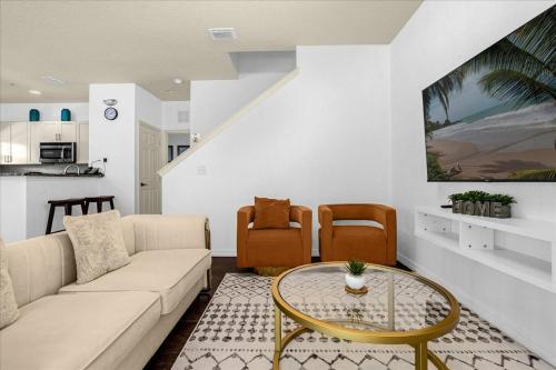 Home 4 Bedrooms - Sleeps 10 at Lucaya Vilage in Kissimmee, USA