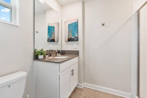 New Home 5 Bedrooms 4 Bathrooms At Storey Lake in Kissimmee, USA
