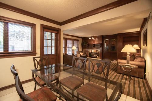 Two-Bedroom Apartment (6 Adults)