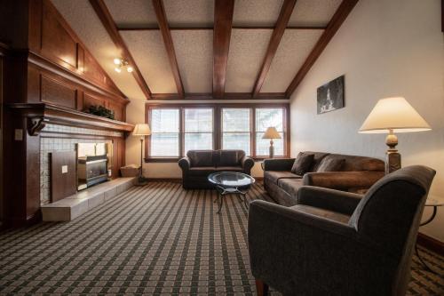 Deluxe Two-Bedroom Apartment (8 Adults)