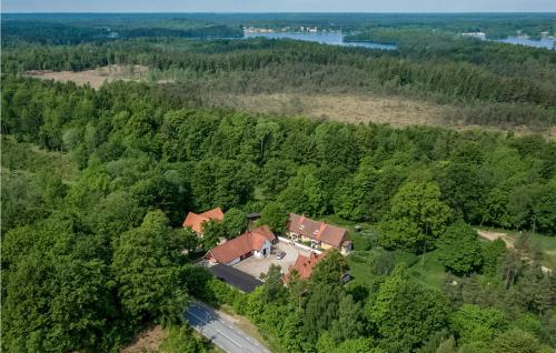 A szálláshely kívülről, 7 Bedroom Gorgeous Home In Ubbalt in Ubbalt