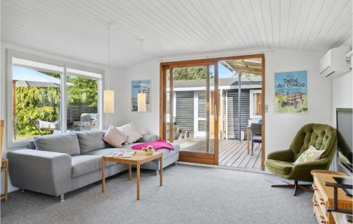  Cozy Home In Fårevejle With Wifi in Fårevejle