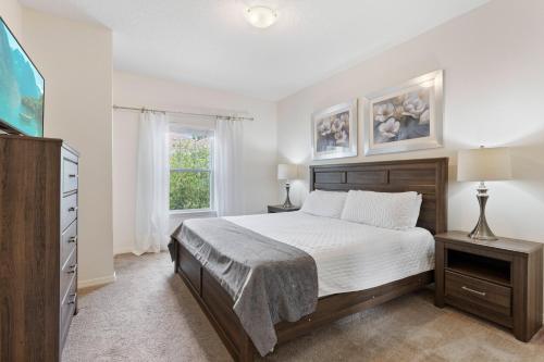 Amazing 3 bedrooms At Lucaya- 7 miles from Disney in Kissimmee, USA