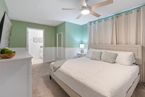 New Home 5 Bedrooms and 4 Bathrooms At Storey Lake in Kissimmee, USA