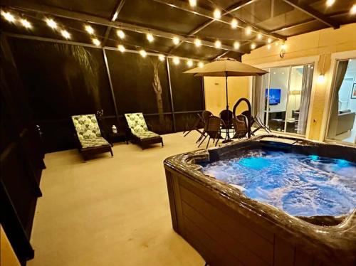 Comfortable 3BdrmsPrivate Hot TubClose to Disney in Kissimmee, USA