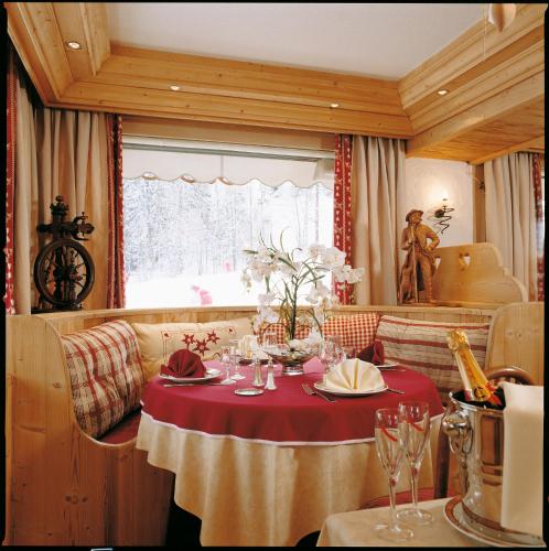 Étterem, Hotel les Sapins in La Clusaz