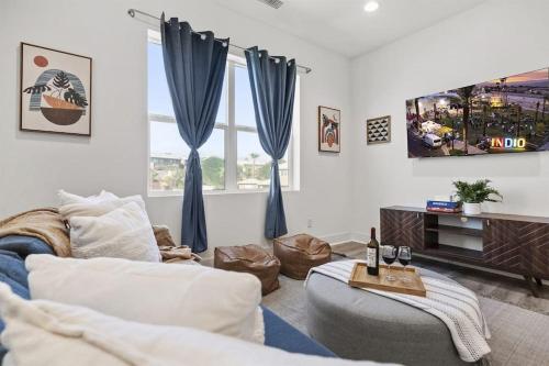 Armonia 55- Dream Villa Lago Premier Views 4BR Pool Games Pets in Indio, USA