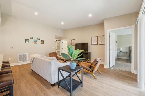 Spacious Condo with Combined units at Traverse City - image 6