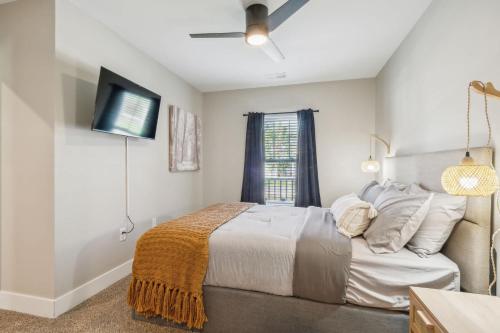 Spacious Condo with Combined units at Traverse City - image 2