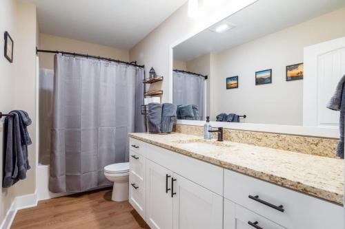 Spacious Condo with Combined units at Traverse City - image 10