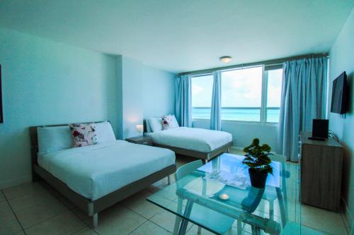 Castle 603 Oceanview w/ Free Parking, pool, beach access, tennis, gym, restaurants and more! in Miami Beach, USA