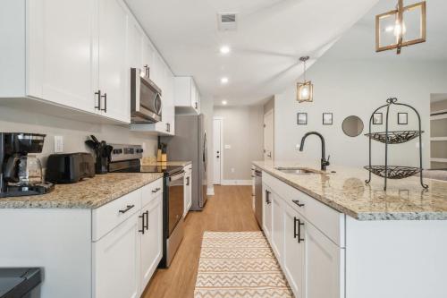 Cozy Condos with Kitchens & Pet-Friendly - image 2