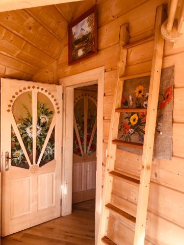 Two-Bedroom Chalet image 9