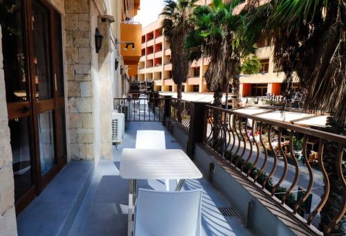 Napoli Suites Studios Aparthotel 5