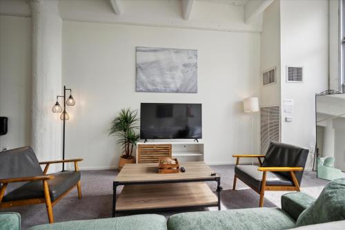 Loft640 Studio, Free Parking, Kitchen, Workspace, Great Location in Philadelphia, USA