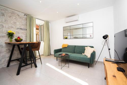 Dusan Residency, Kotor