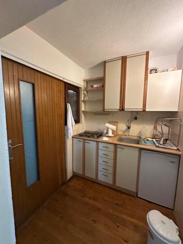 2 twin beds, 1 sofa bed
