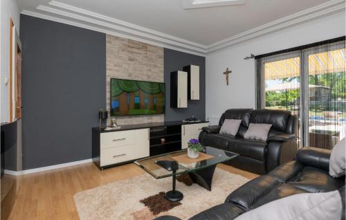 Awesome Home In Vinjani Gornji in Gornji Vinjani