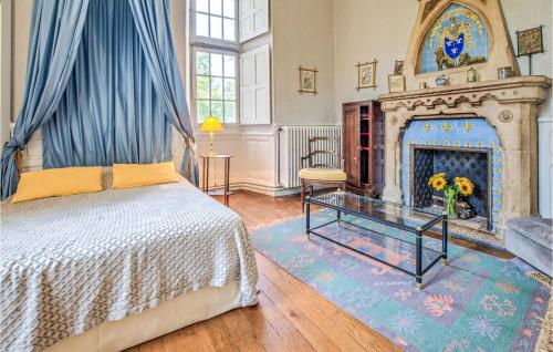 Nice Home In St Martin Des Combes in Saint-Martin-des-Combes