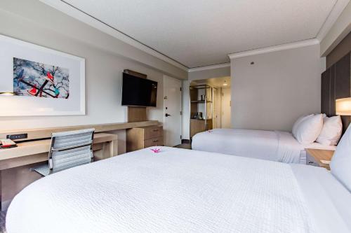 Double Room with Two Double Beds image 2