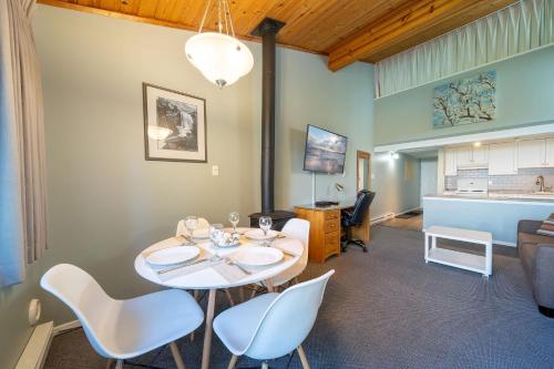 Shorewater Resort, Qualicum Beach in ควอลิคัม บีช (บริติช โคลัมเบีย)