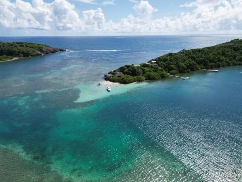 VILLA CAPACITE 6 PERSONNES PROCHE PLAGES DU Sud in Riviere-Pilote
