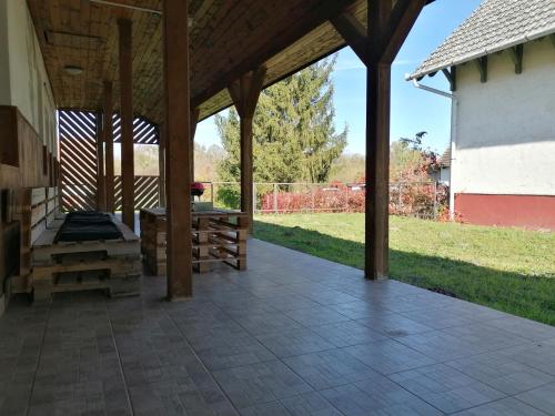 Luna Vendeghaz in Drégelypalánk