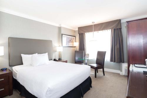 Standard Room, 1 Queen Bed