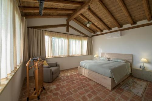 Deluxe One-Bedroom Apartment with City View