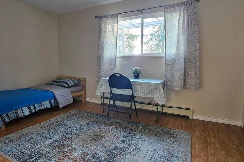 Sunny, comfort & spacious, room in West Vancouver in West Vancouver, Canada