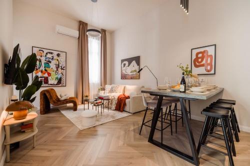 Luxury Art Deco Apartment Near Hungarian Parliament, Budapest