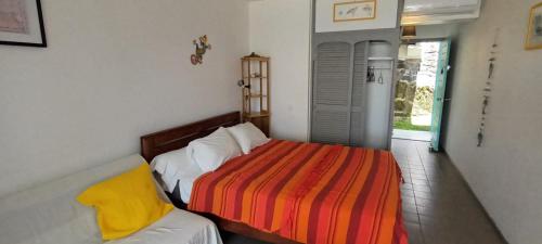 "Studio Bellevue" Terrasse et Deck vue mer-Accès piscine "Studio Bellevue" Terrasse et Deck vue mer-Accès piscine