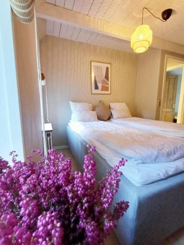 Unique and Charming 2 Bedroom Apartment with Free Parking in Kaerby