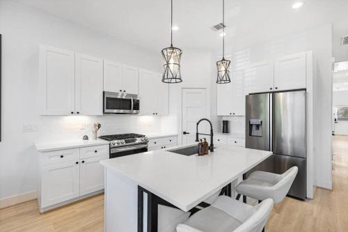NEW Cozy 3BD Home, 15 Min to Downtown, King Bd in Houston, USA
