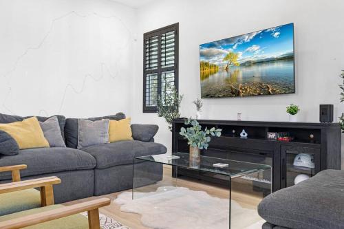 NEW Cozy 3BD Home, 15 Min to Downtown, King Bd in Houston, USA