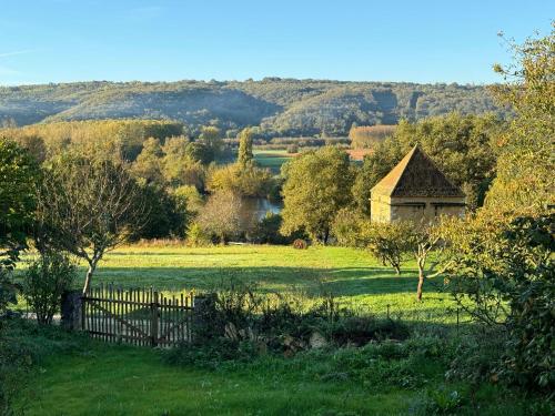 L'Épicerie de Bezenac gîte à louer Allas-les-Mines