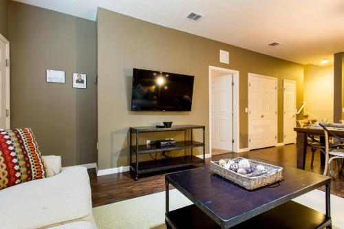 Amazing 3Bedrooms and 2Baths- 7 miles from Disney in Kissimmee, USA