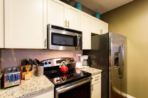 Amazing 3Bedrooms and 2Baths- 7 miles from Disney in Kissimmee, USA