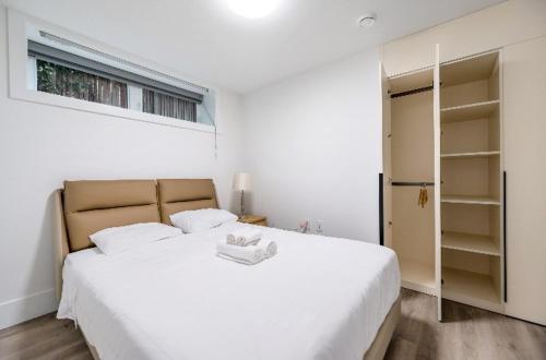 Private 2BD Basement Suite in Vancouver Westside in Vancouver, Canada