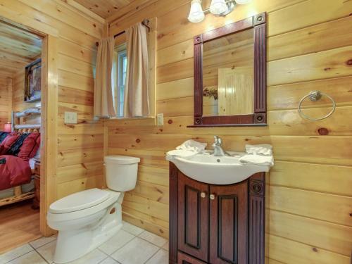 Smokies Bungalow chalet in Gatlinburg, USA