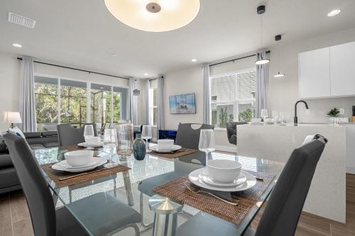 Upstay - Modern Family Home w Private Pool in Clermont, USA