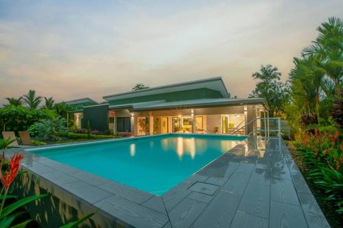 Villa Margarita - Families Getaway in La Fortuna, Fortuna (foto 10)