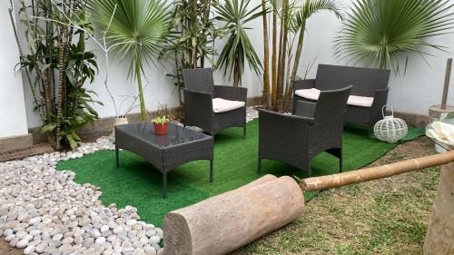 2 beds with garden view and terrace