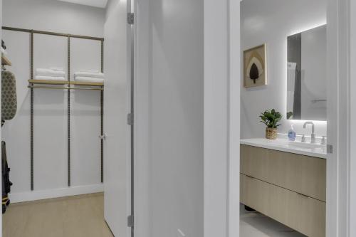 2BR Furnished Apartment near Dupont Circle apts in Washington, USA