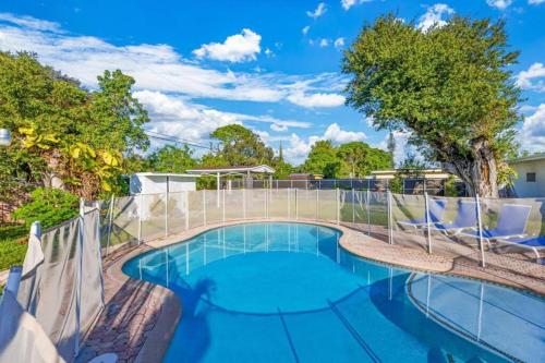 Lux Villa, Private Pool, 17 Mins To Beach in Miami Gardens, USA