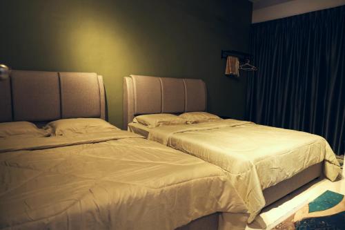 D'Elegant Suite - Emerald Avenue