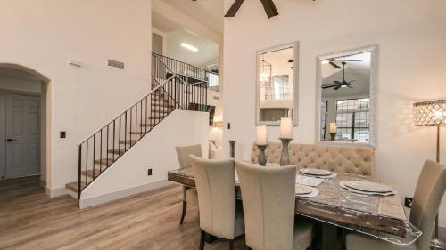 Newly Renovated 4 Bedroom Retreat wPool detail