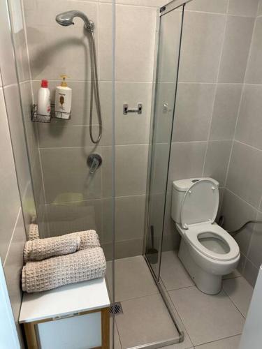 Quiet private studio-1 double bed+extra matress - image 12