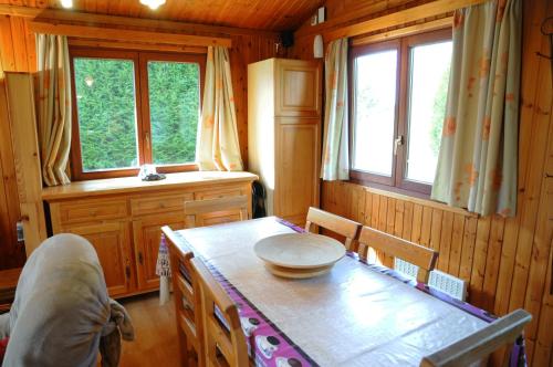  Les 4 Lanternes in Hour